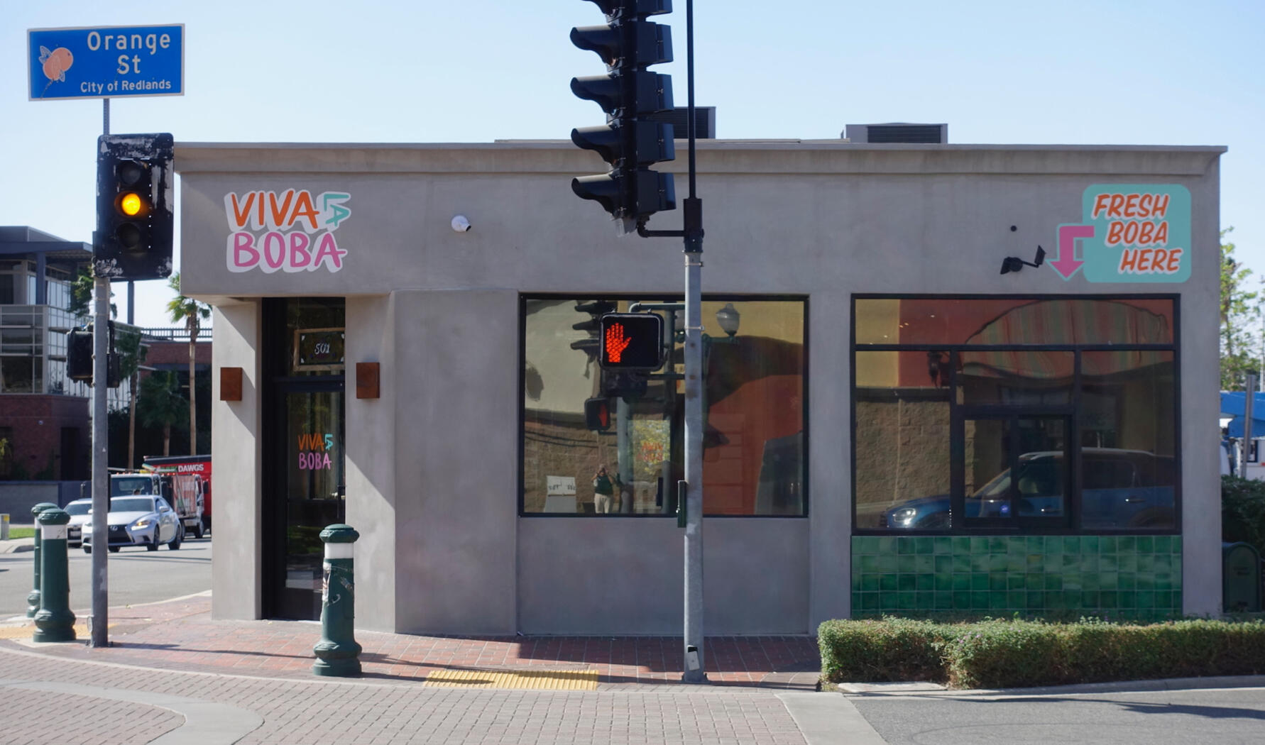 Signs for Viva La Boba (Redlands, CA)